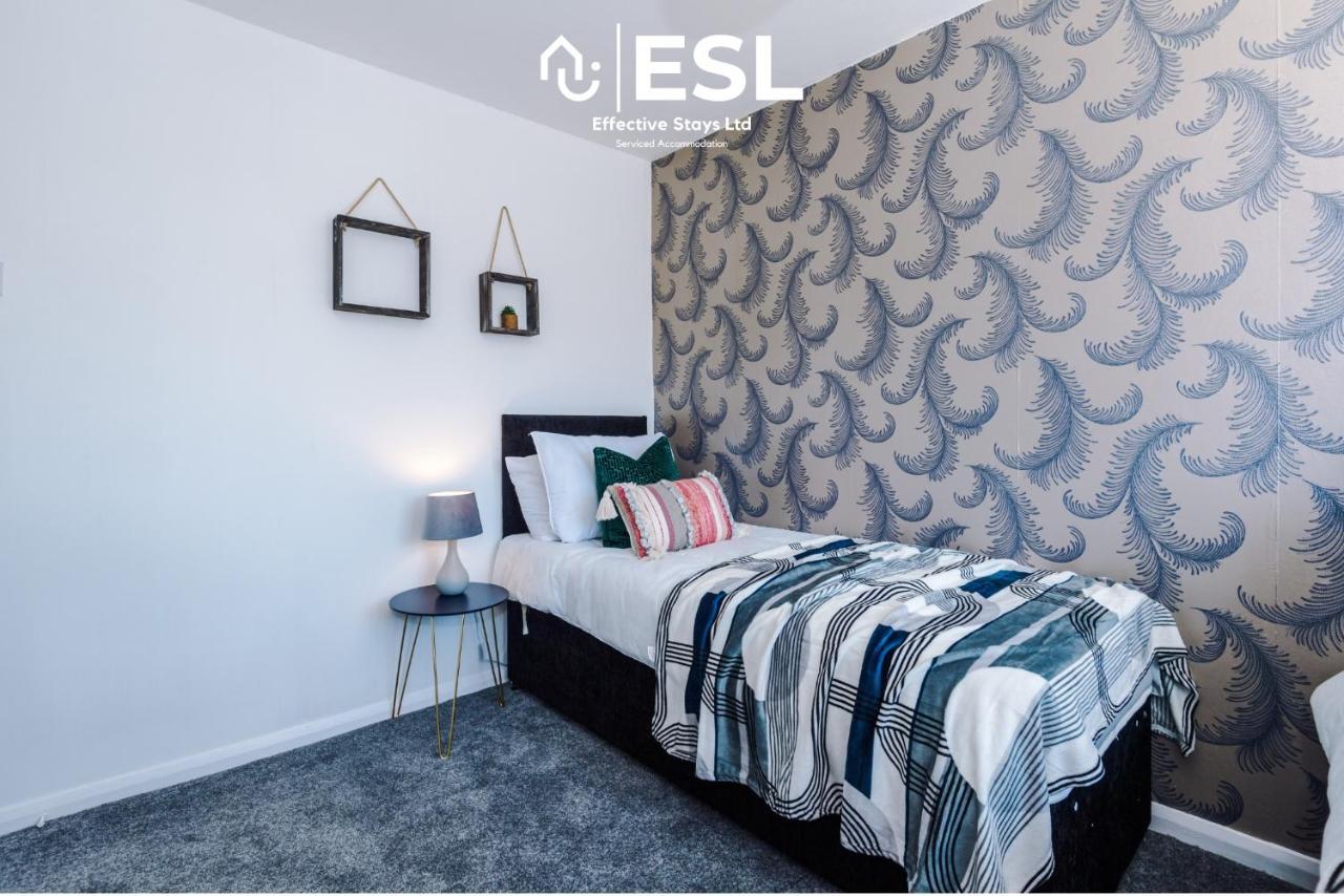 3 Bedroom House With Garden And Driveway Parking - Less Than 10 Mins From Chester City Centre Екстер'єр фото
