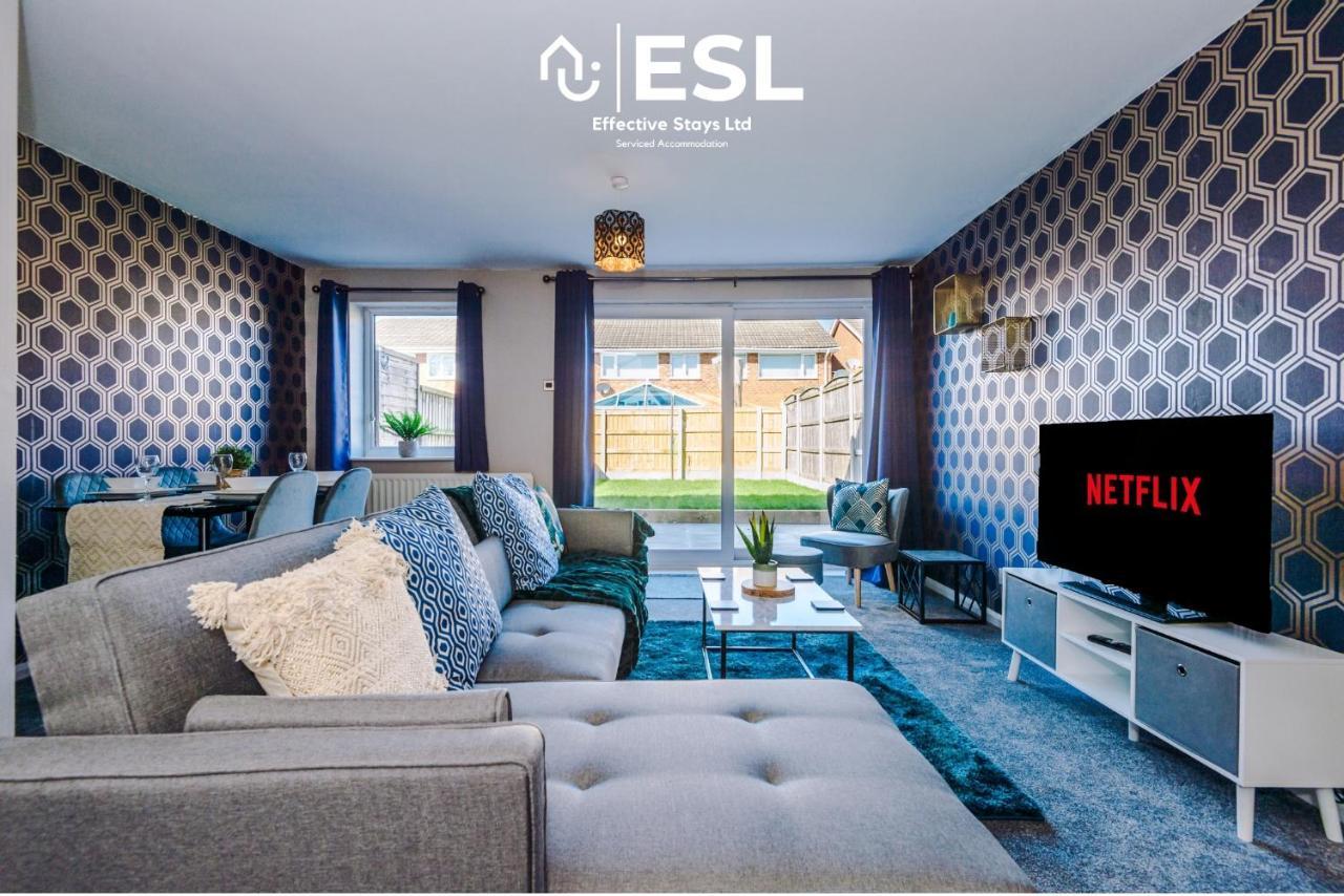 3 Bedroom House With Garden And Driveway Parking - Less Than 10 Mins From Chester City Centre Екстер'єр фото