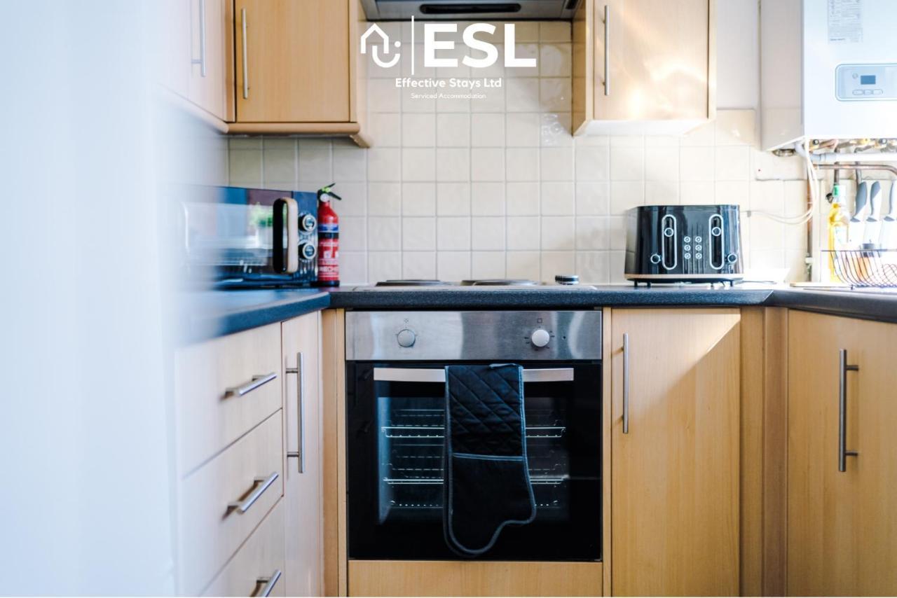 3 Bedroom House With Garden And Driveway Parking - Less Than 10 Mins From Chester City Centre Екстер'єр фото