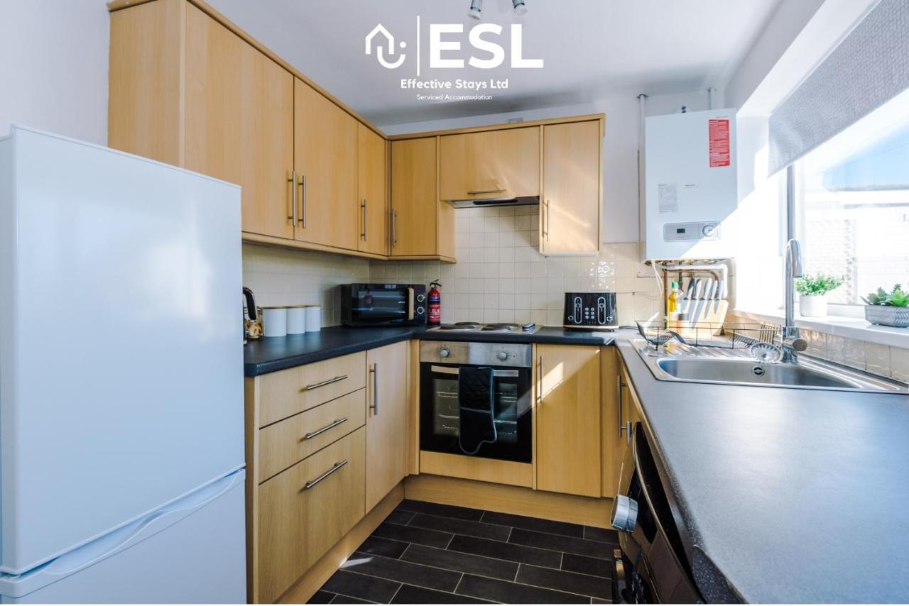 3 Bedroom House With Garden And Driveway Parking - Less Than 10 Mins From Chester City Centre Екстер'єр фото