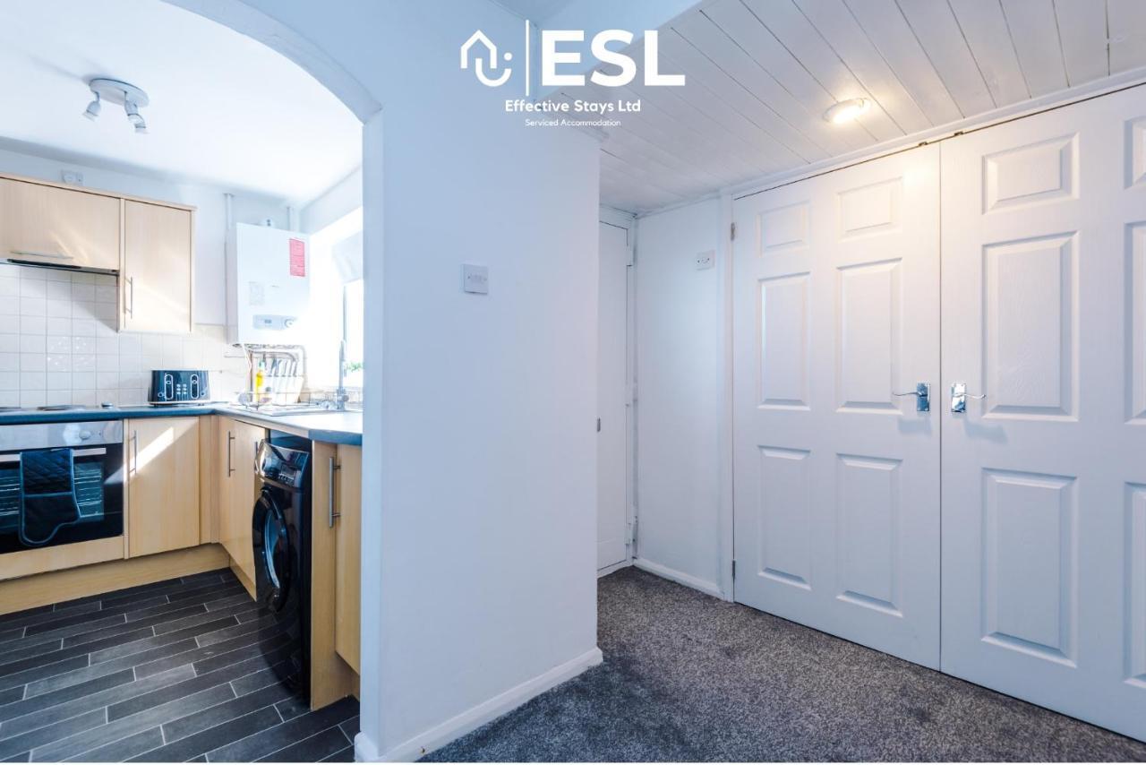3 Bedroom House With Garden And Driveway Parking - Less Than 10 Mins From Chester City Centre Екстер'єр фото