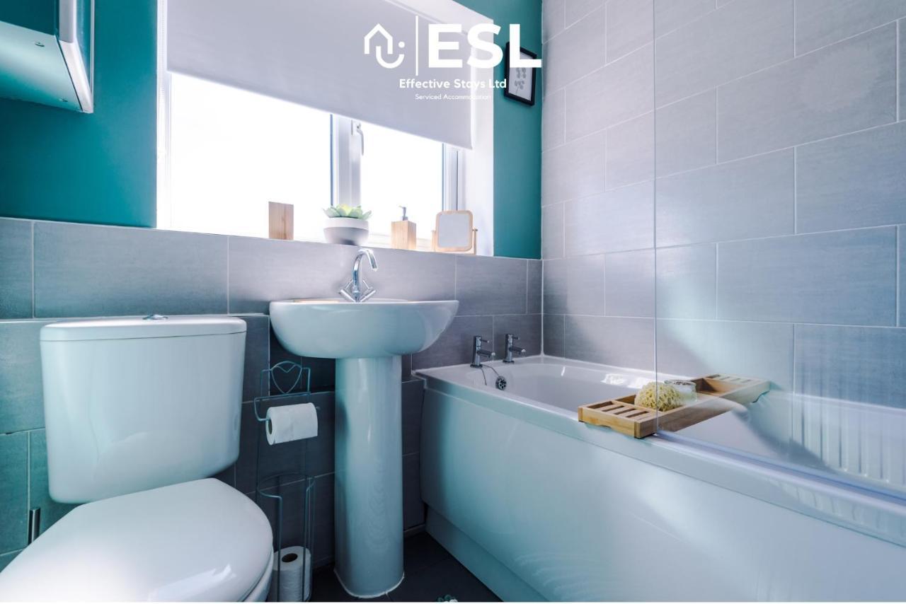 3 Bedroom House With Garden And Driveway Parking - Less Than 10 Mins From Chester City Centre Екстер'єр фото