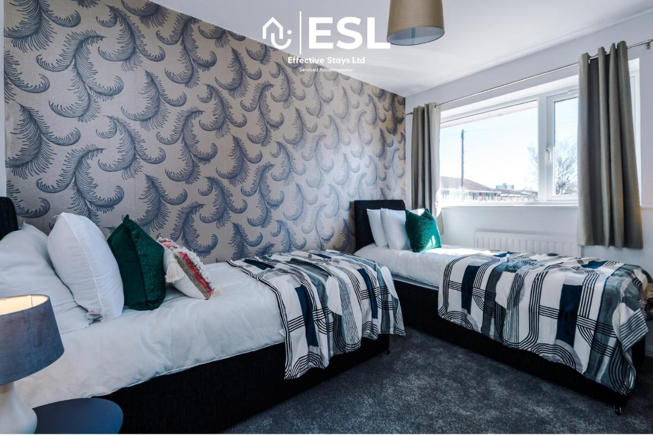 3 Bedroom House With Garden And Driveway Parking - Less Than 10 Mins From Chester City Centre Екстер'єр фото