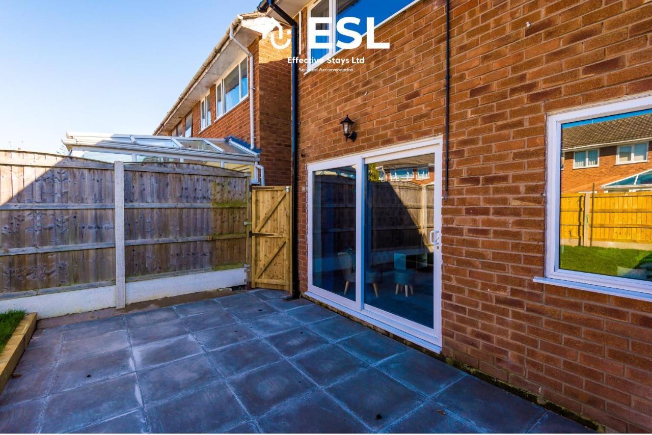 3 Bedroom House With Garden And Driveway Parking - Less Than 10 Mins From Chester City Centre Екстер'єр фото