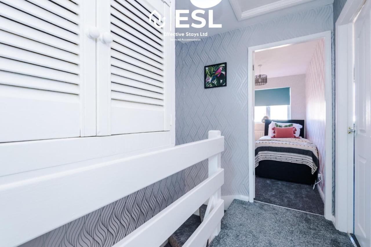 3 Bedroom House With Garden And Driveway Parking - Less Than 10 Mins From Chester City Centre Екстер'єр фото