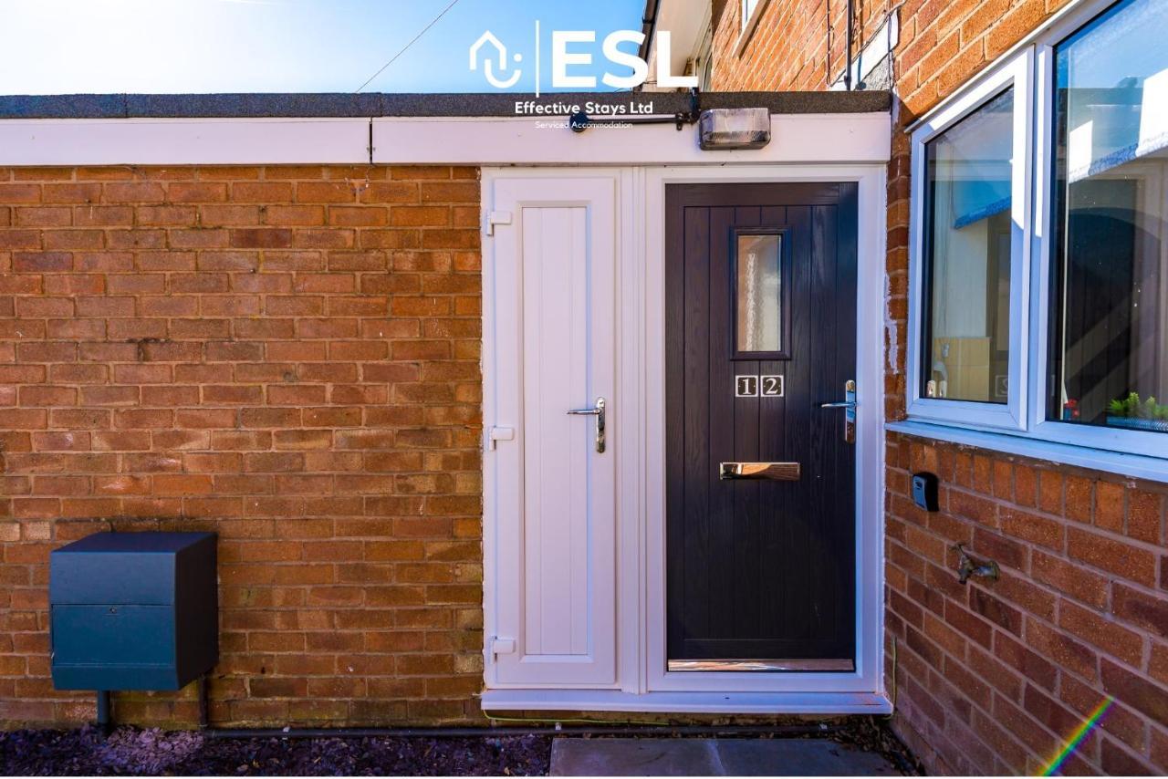 3 Bedroom House With Garden And Driveway Parking - Less Than 10 Mins From Chester City Centre Екстер'єр фото