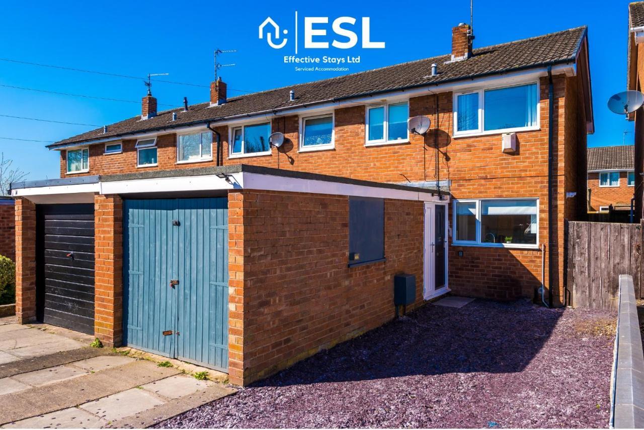 3 Bedroom House With Garden And Driveway Parking - Less Than 10 Mins From Chester City Centre Екстер'єр фото