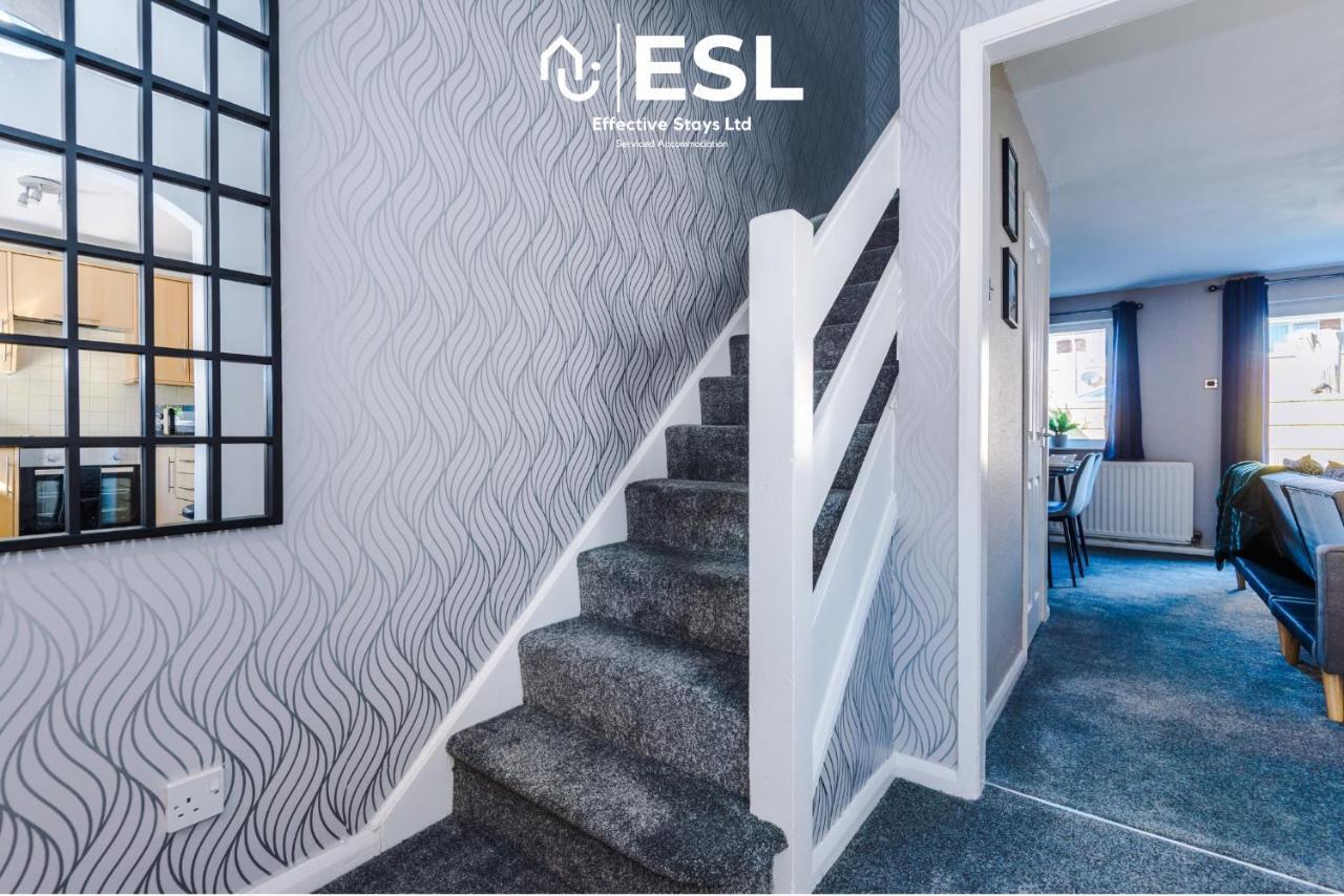 3 Bedroom House With Garden And Driveway Parking - Less Than 10 Mins From Chester City Centre Екстер'єр фото