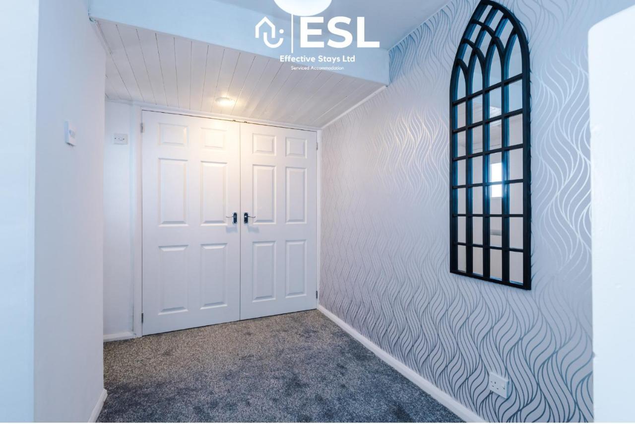3 Bedroom House With Garden And Driveway Parking - Less Than 10 Mins From Chester City Centre Екстер'єр фото
